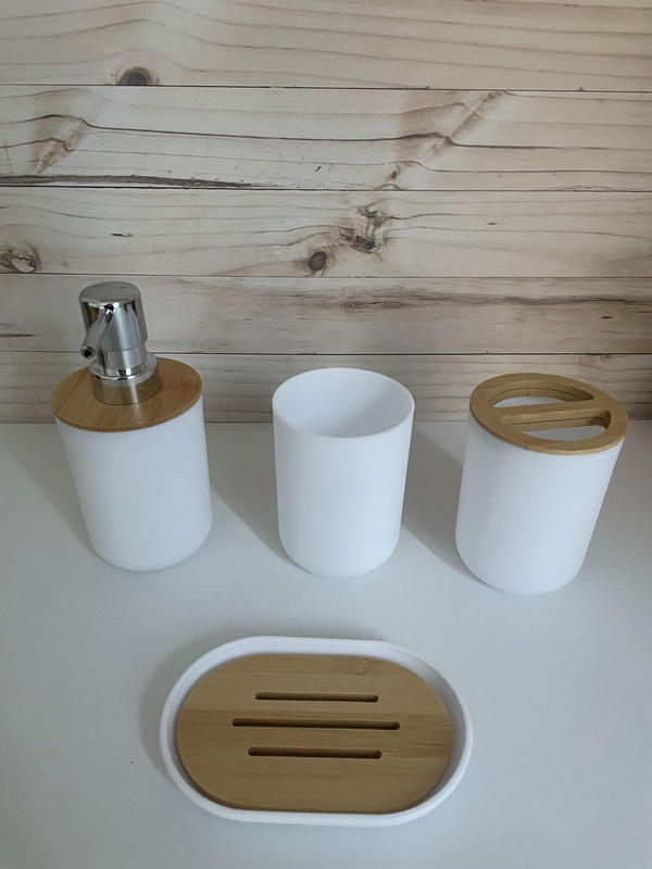 SET P/BAÑO PVC Y BAMBU X4 PCS